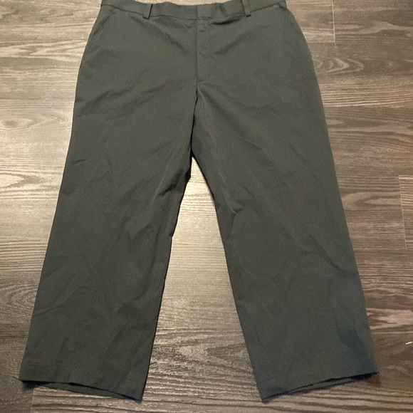🍍TIGER WOODS COLLECTION 🍍SIZE 38 inseam 26”🍍these pants have been hemmed 🍍O1 - Picture 1 of 3